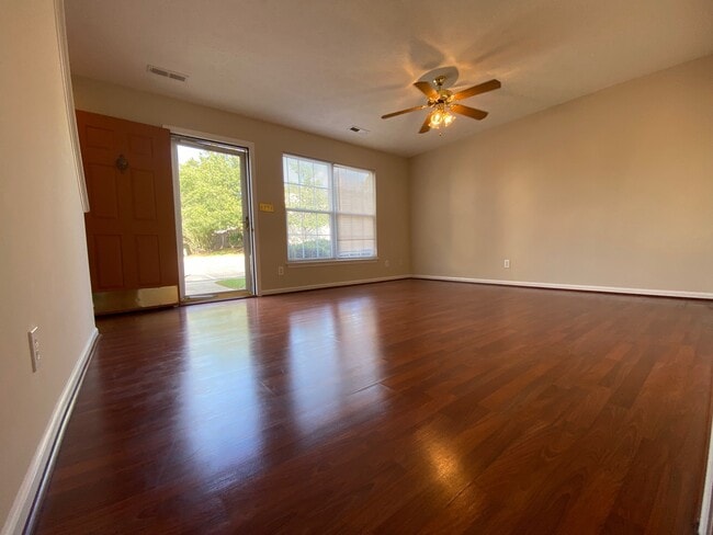 Building Photo - 253 Mulberry Cir