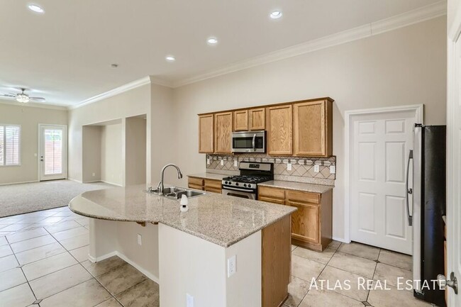 Building Photo - 8125 Chimney Bluff St