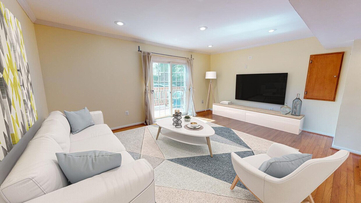 Primary Photo - Updated Columbia Heights townhome near the...