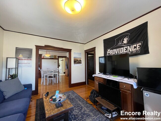 Building Photo - 56 Hobson St