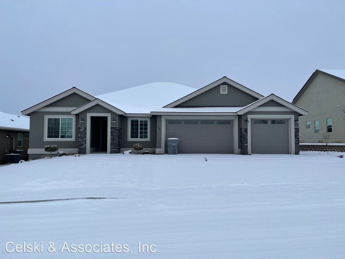4 br, 3 bath House 3075 Deserthawk Loop House Rental in Richland
