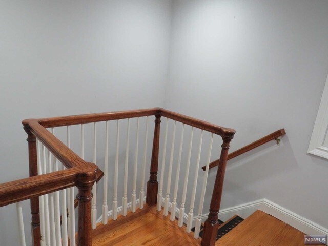 Building Photo - 6 Pineview Terrace
