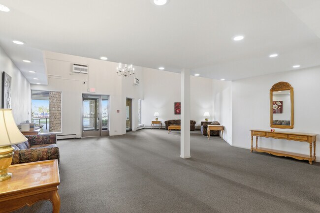 Building Photo - 1375 Rebecca Dr