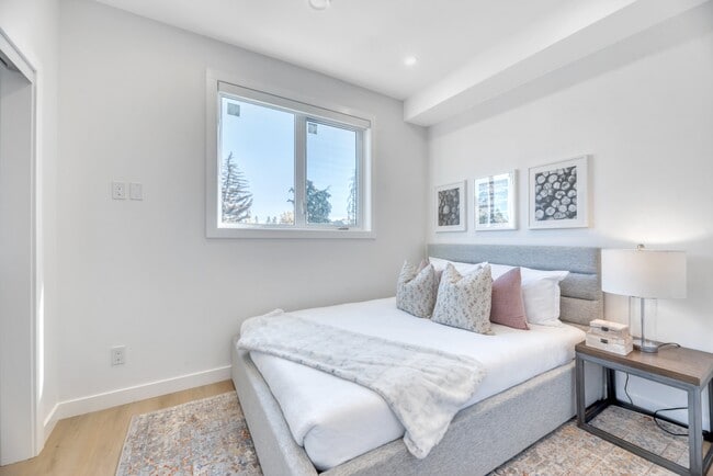 Building Photo - Mount Pleasant Parkside Townhomes