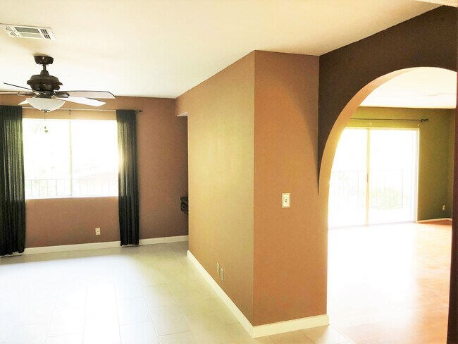 Building Photo - 2500 Sundown Dr