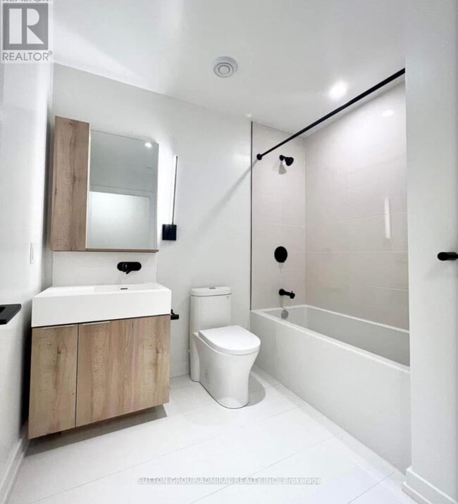 Building Photo - 127 Broadway Ave