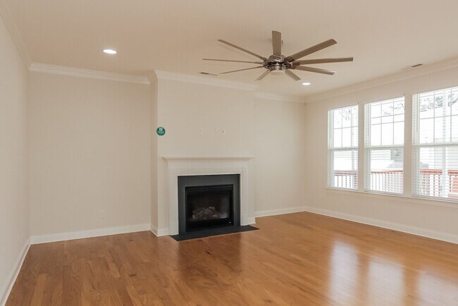 Foto del edificio - 7632 Cushing Dr