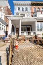 Building Photo - 5003 Pine St