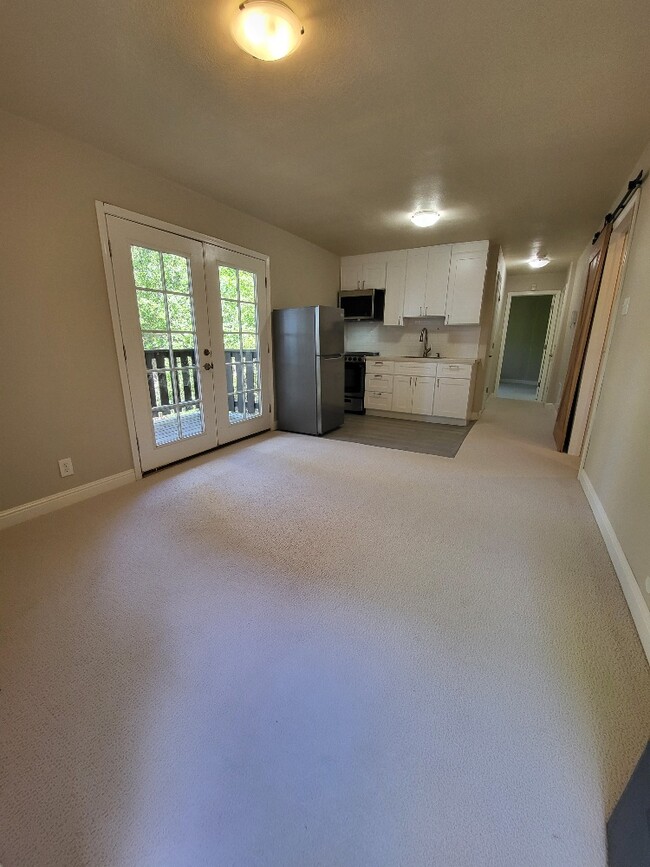 Building Photo - 2343 Mastlands Dr