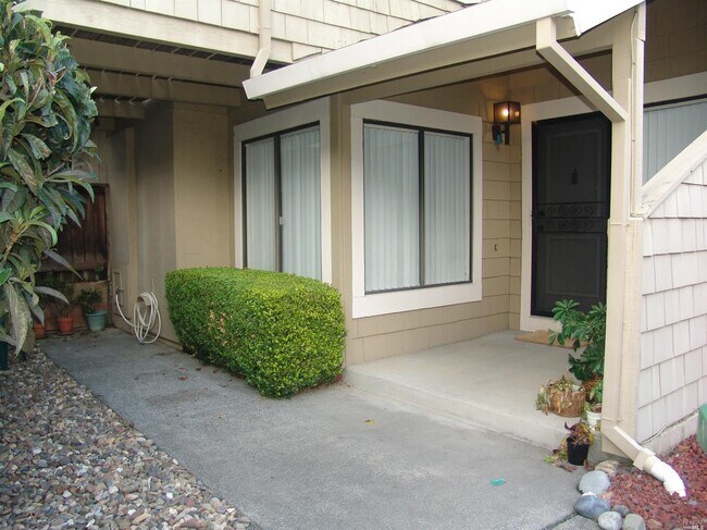 Building Photo - 86 Sequoia Glen Ln