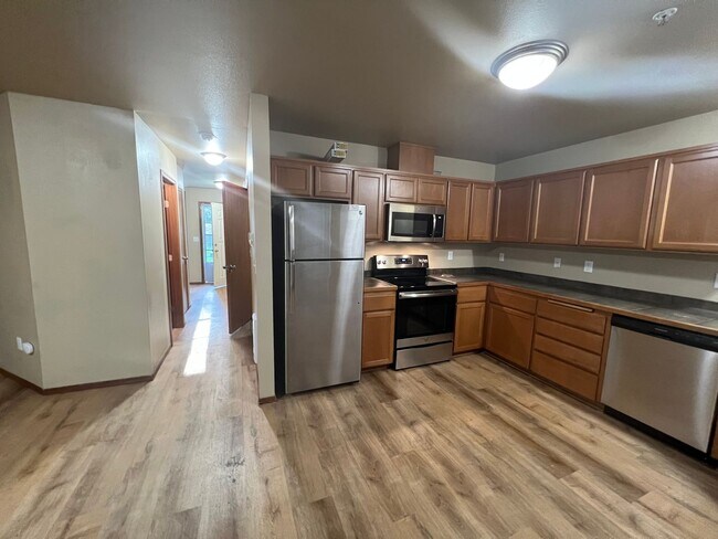 Foto del edificio - Gorgeous Mandalay Estate Townhome!