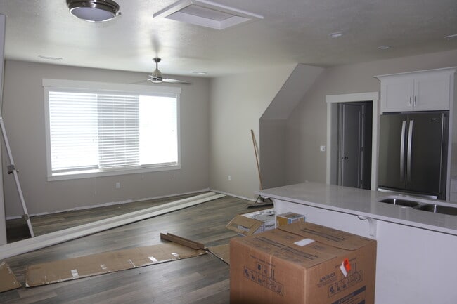 Building Photo - 35 N 800 E