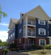 Delafield Lakes Apartments photo'