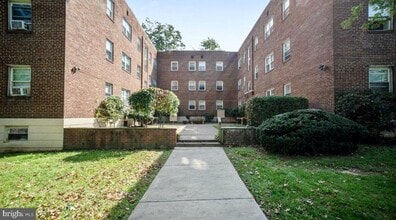 Building Photo - 1800 Garrett Rd