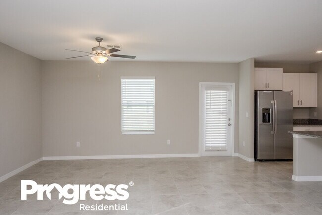 Building Photo - 2255 Treesdale Ave