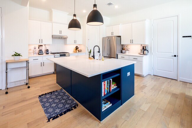 Foto del edificio - 723 W 16th St