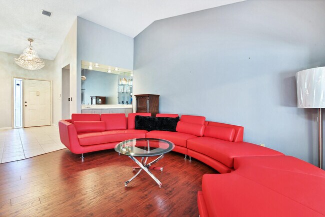 Foto del edificio - 5628 Pleasant Valley Ln