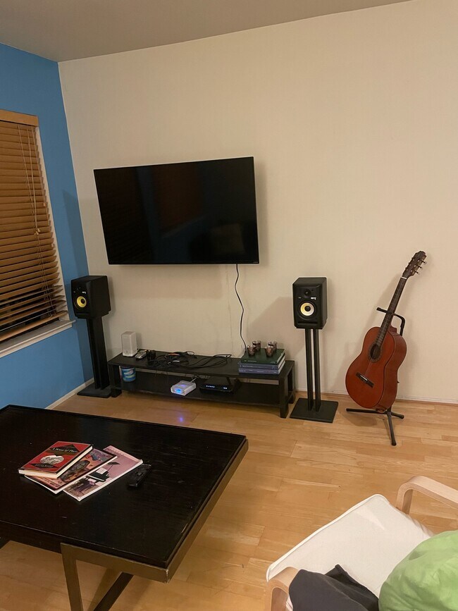Living Room - 2925 California St
