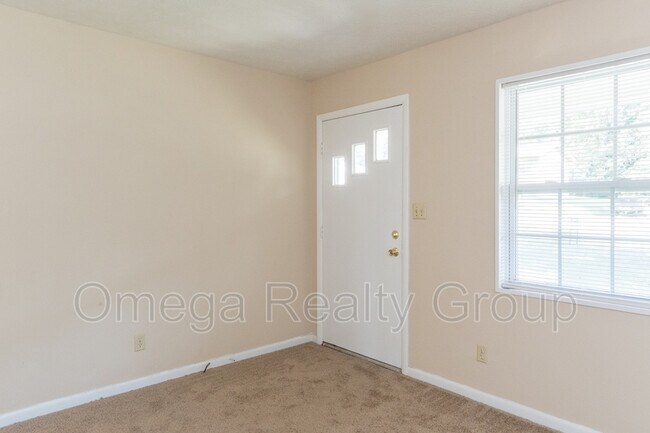 Building Photo - 368 Grandview Dr