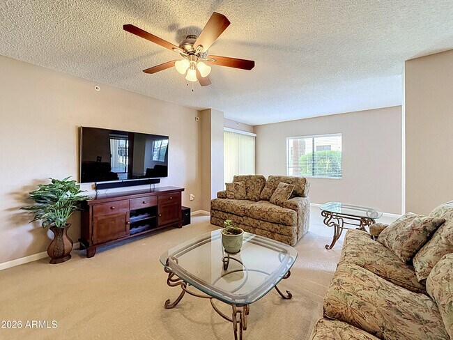 Foto del edificio - 10330 W Thunderbird Blvd