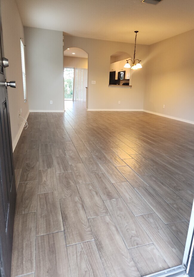 Foto del edificio - 15702 Fishhawk Falls Dr