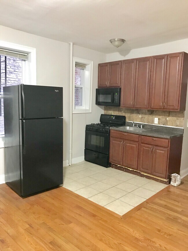 Foto del edificio - 134 Corbin Ave