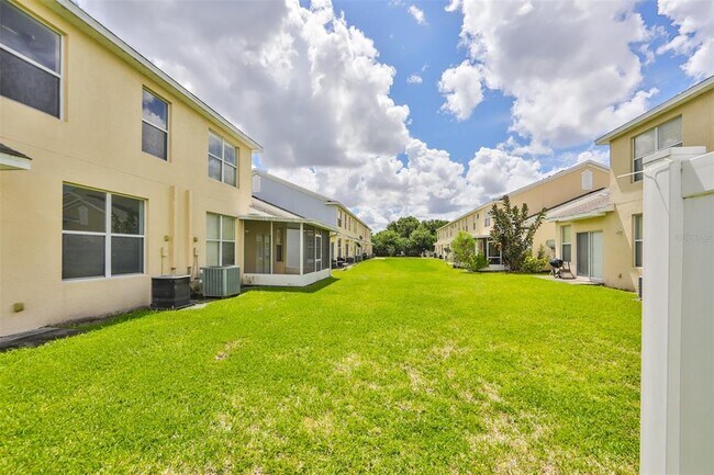 Foto del edificio - 9815 Carlsdale Dr