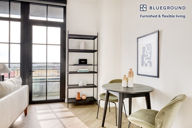 Building Photo - 550 Morse St NE