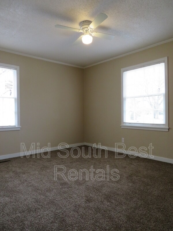 Foto del edificio - 3429 Parker Ave