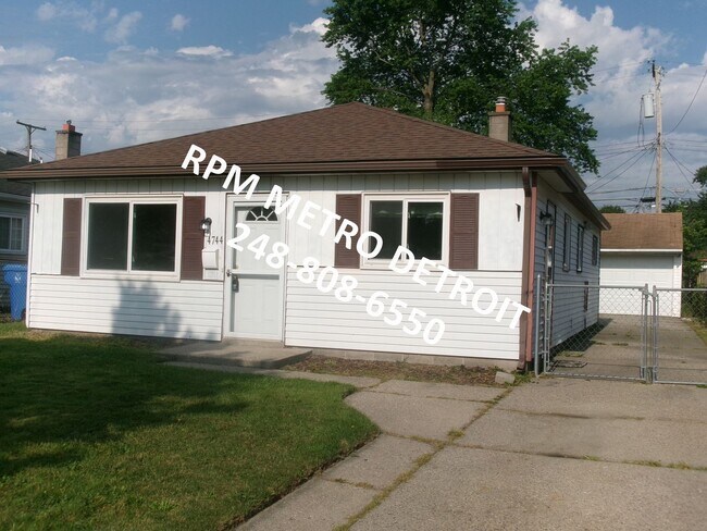 Foto del edificio - 3 Bedroom Ranch Home in Dearborn Heights