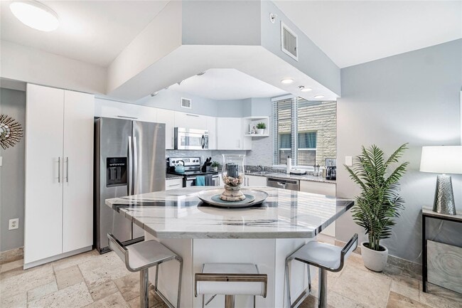 Building Photo - 1532 Drexel Ave