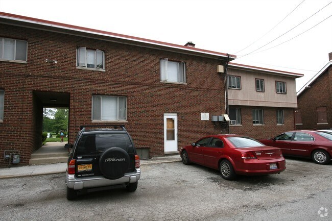 Foto del edificio - Harrison Park Townhomes
