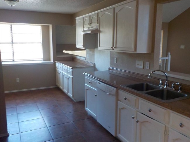 Building Photo - 2024 La Prada Pkwy