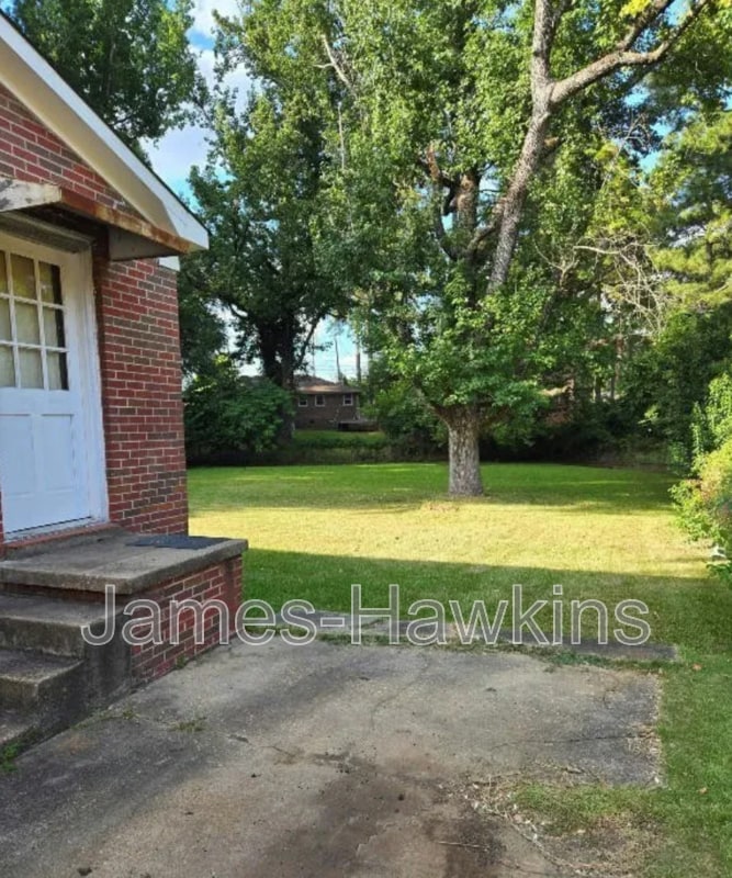 Building Photo - 3347 Bedford Ln