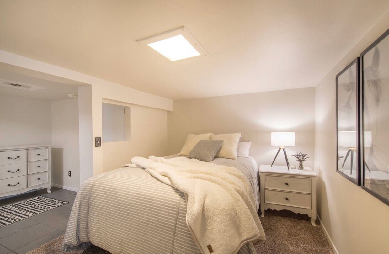 842 Lander St Unit B, Reno, NV 89509 Room for Rent in Reno, NV