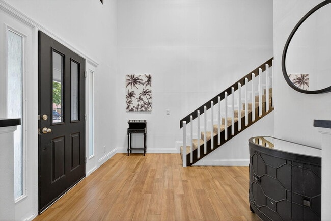 Foto del edificio - 2606 Monaco Terrace