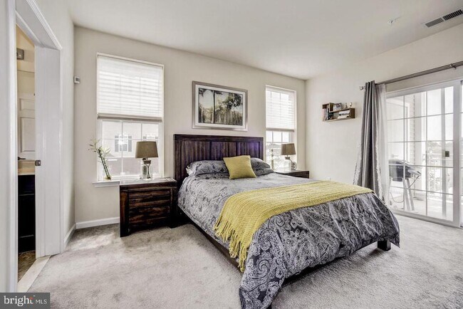 Foto del edificio - 4525 Champions Run