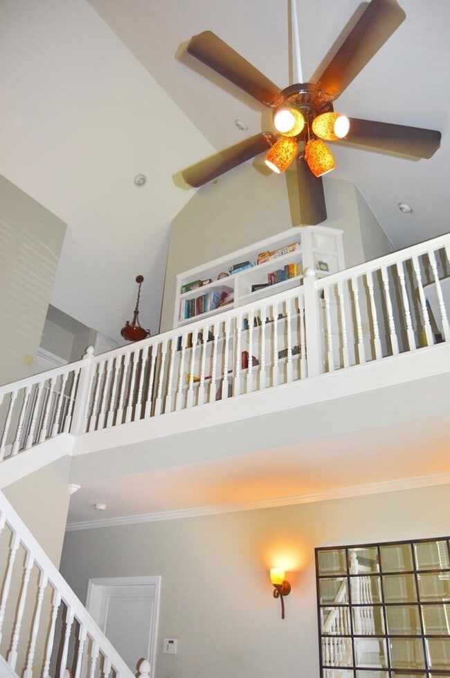 Building Photo - Beautiful 3/3 near Clovis West