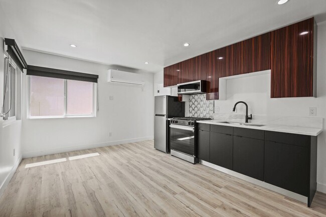 Foto del edificio - 111 N Normandie Ave