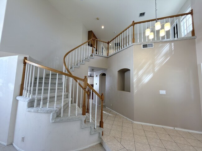 Building Photo - 7620 Marluna Ct