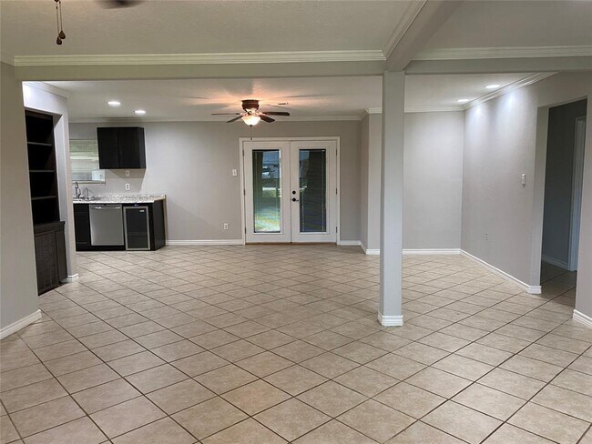 Building Photo - 2621 Pickerton Dr