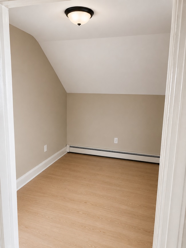 Building Photo - 748 Atwells Ave
