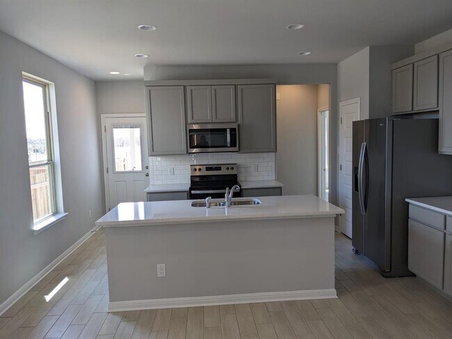 Foto del edificio - 409 Unforgiven Ln