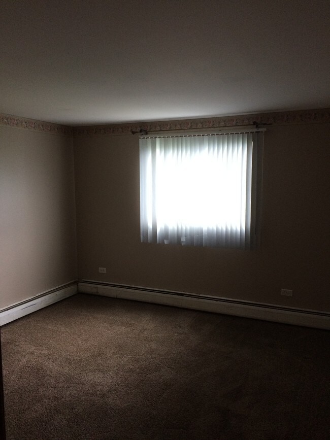 Bedroom - 1135 Royal Blvd