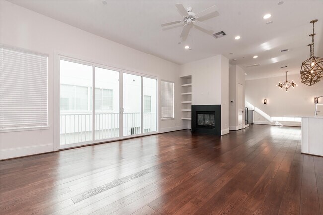 Building Photo - 3821 N Braeswood Blvd