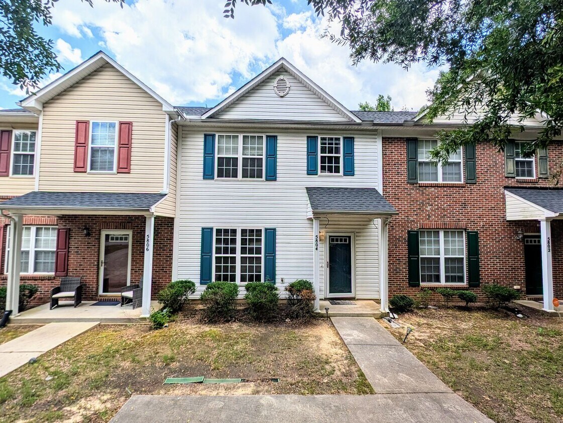 Primary Photo - 5804 Neuse Wood Dr