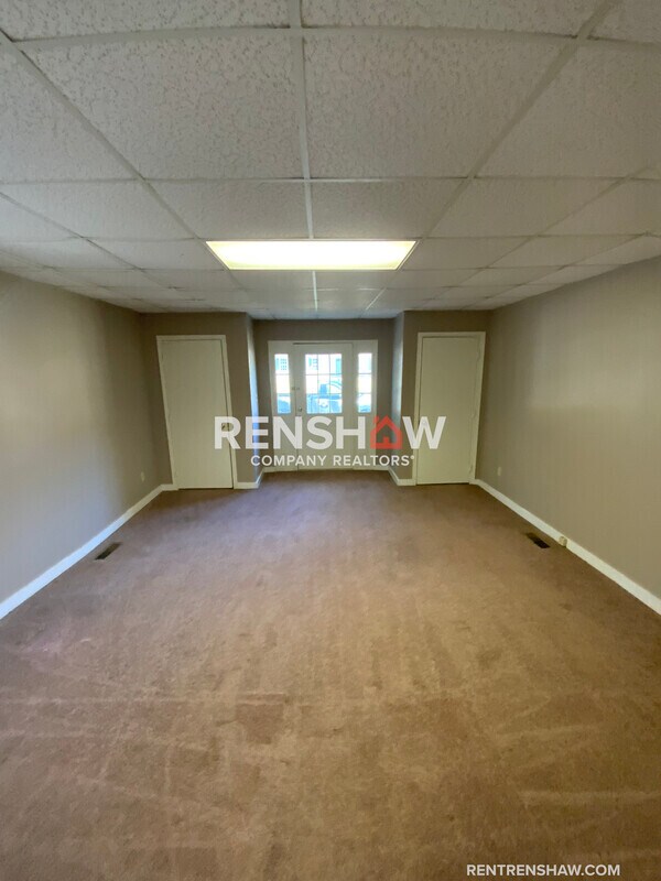 Building Photo - 208 N Monroe St