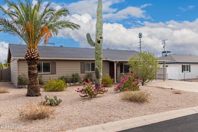 Foto del edificio - 1213 E Griswold Rd