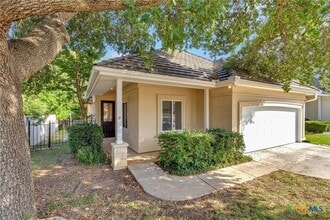Building Photo - 2204 Garden Ct