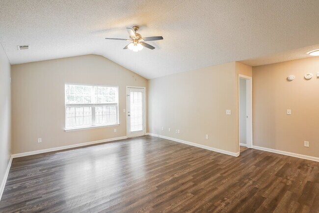 Building Photo - 712 Alisa Cove